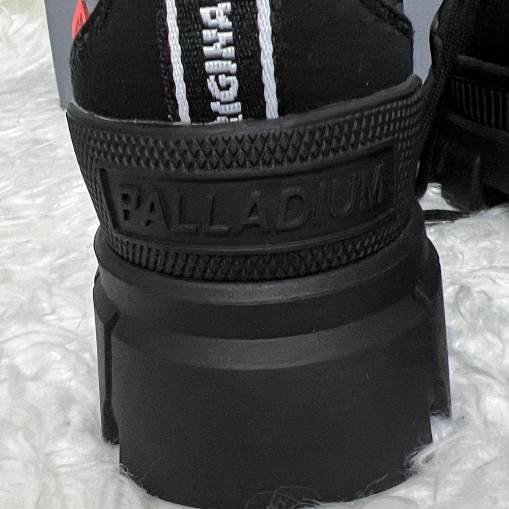“Palladium” Revolt LO TX Black  (8.5) Black - Picture 5 of 9